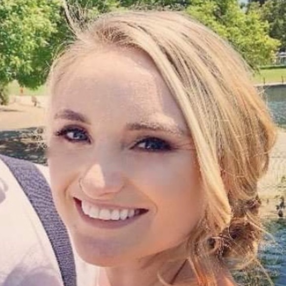 Meet your Posher, Anna - Picture 1 of 1